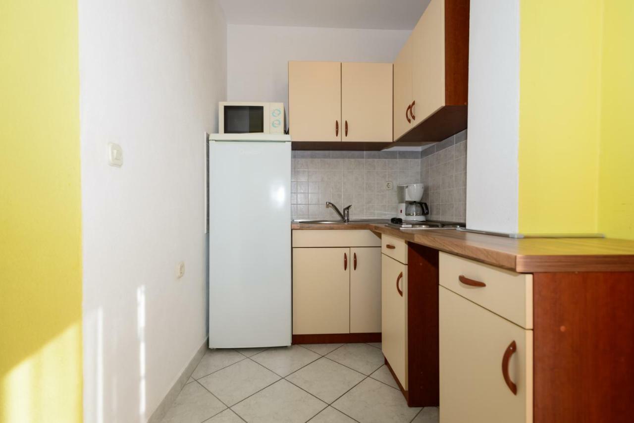 Maris Apartment *